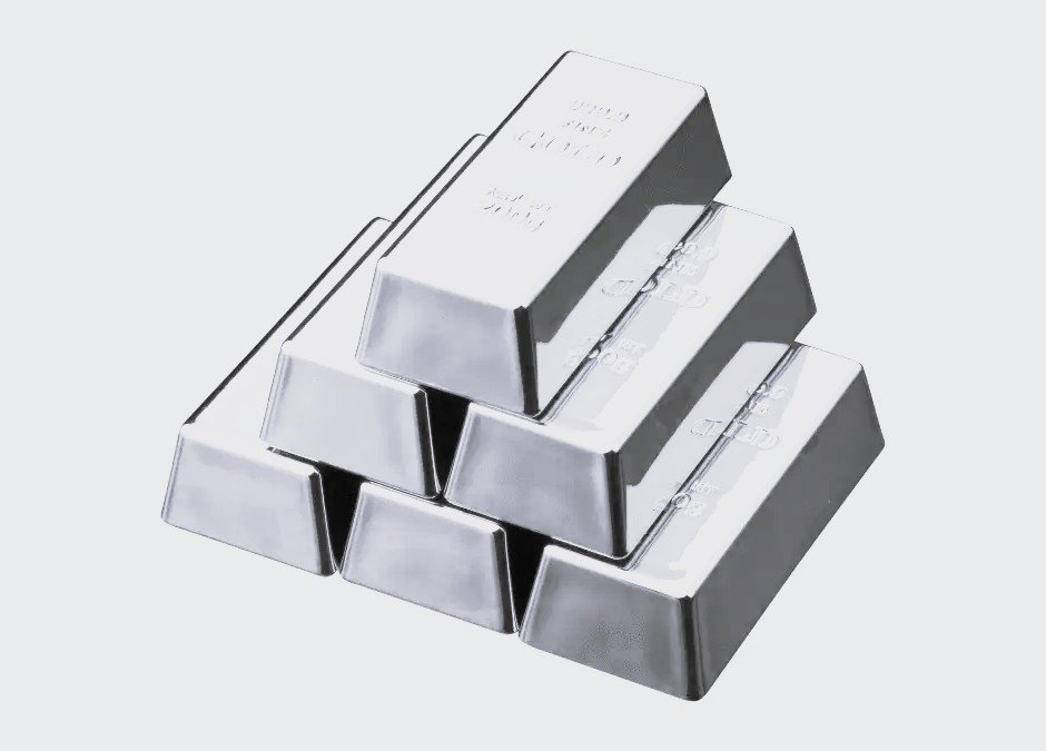 Lingots d'argent empilés symbolisant l'investissement et la richesse financière — DB France Invest, investissement précieux