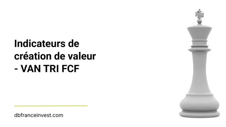 Roi d'échecs isolé en noir et blanc, illustrant indicateurs de création de valeur - VAN TRI FCF