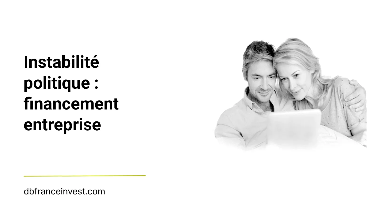 Couple senior consultant un ordinateur portable en noir et blanc, illustrant instabilité politique : financement entreprise