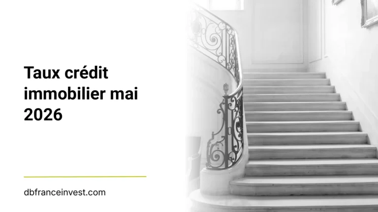 Escalier d'un hôtel particulier en noir et blanc, illustrant taux crédit immobilier mai 2026