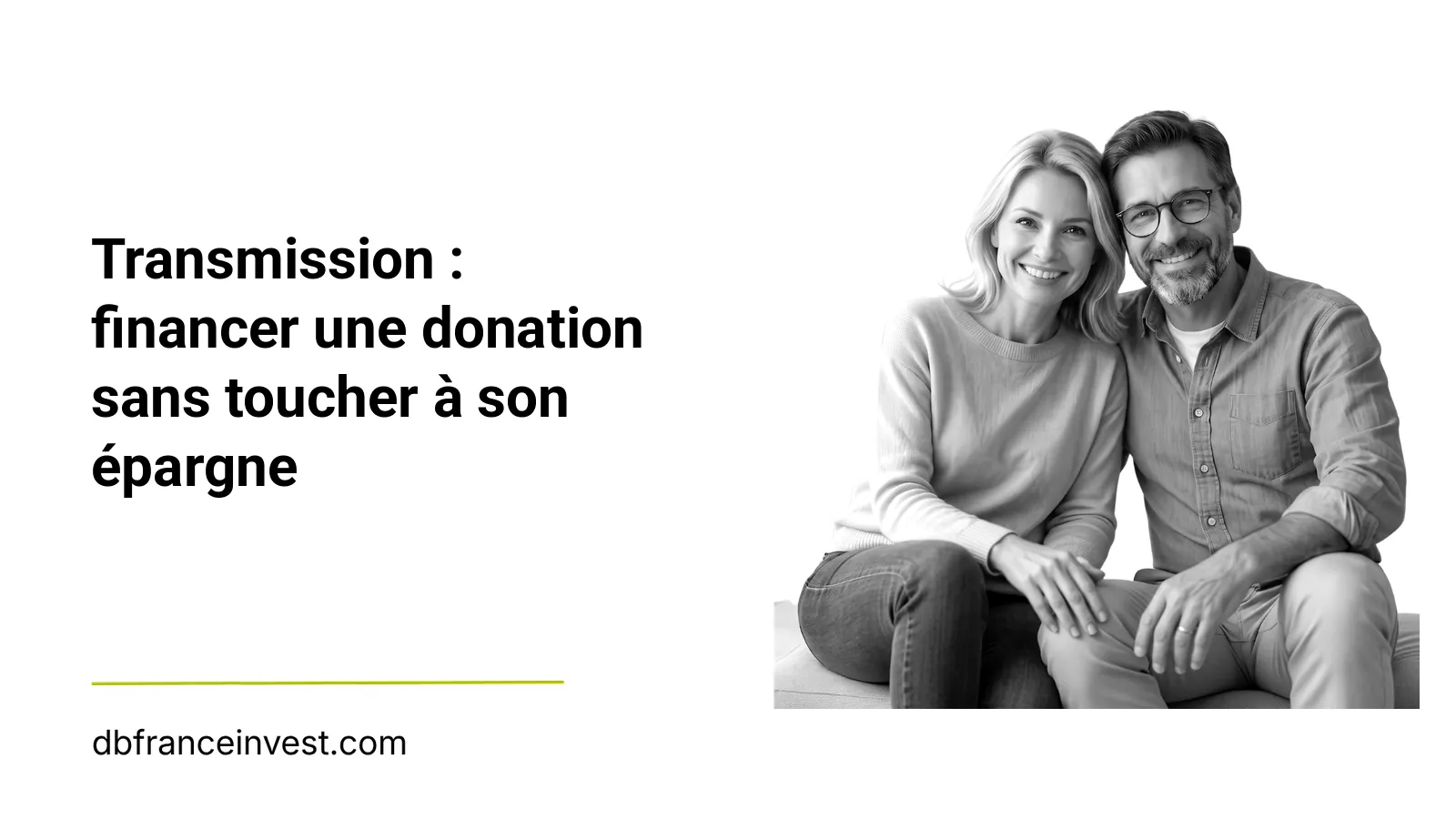 Couple senior complice en noir et blanc, illustrant le financement d'une donation