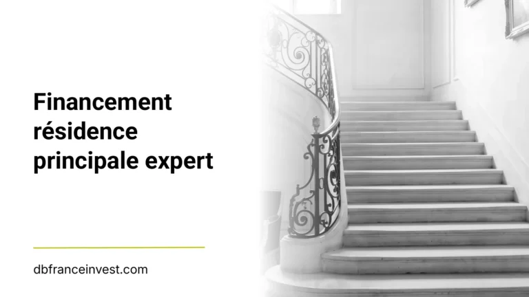 Escalier d'un hôtel particulier en noir et blanc, illustrant financement résidence principale expert
